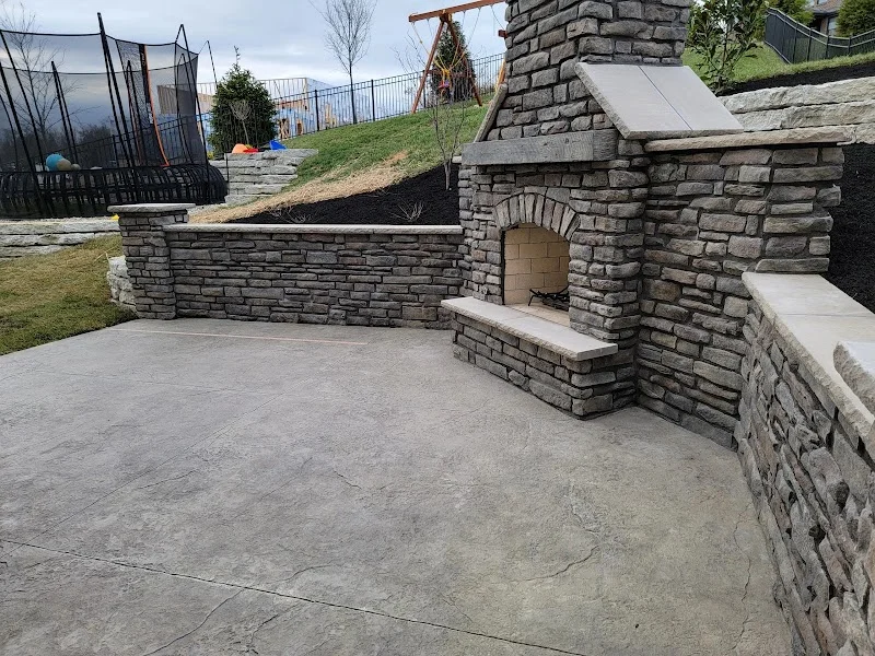 Leon's Landscaping LLC